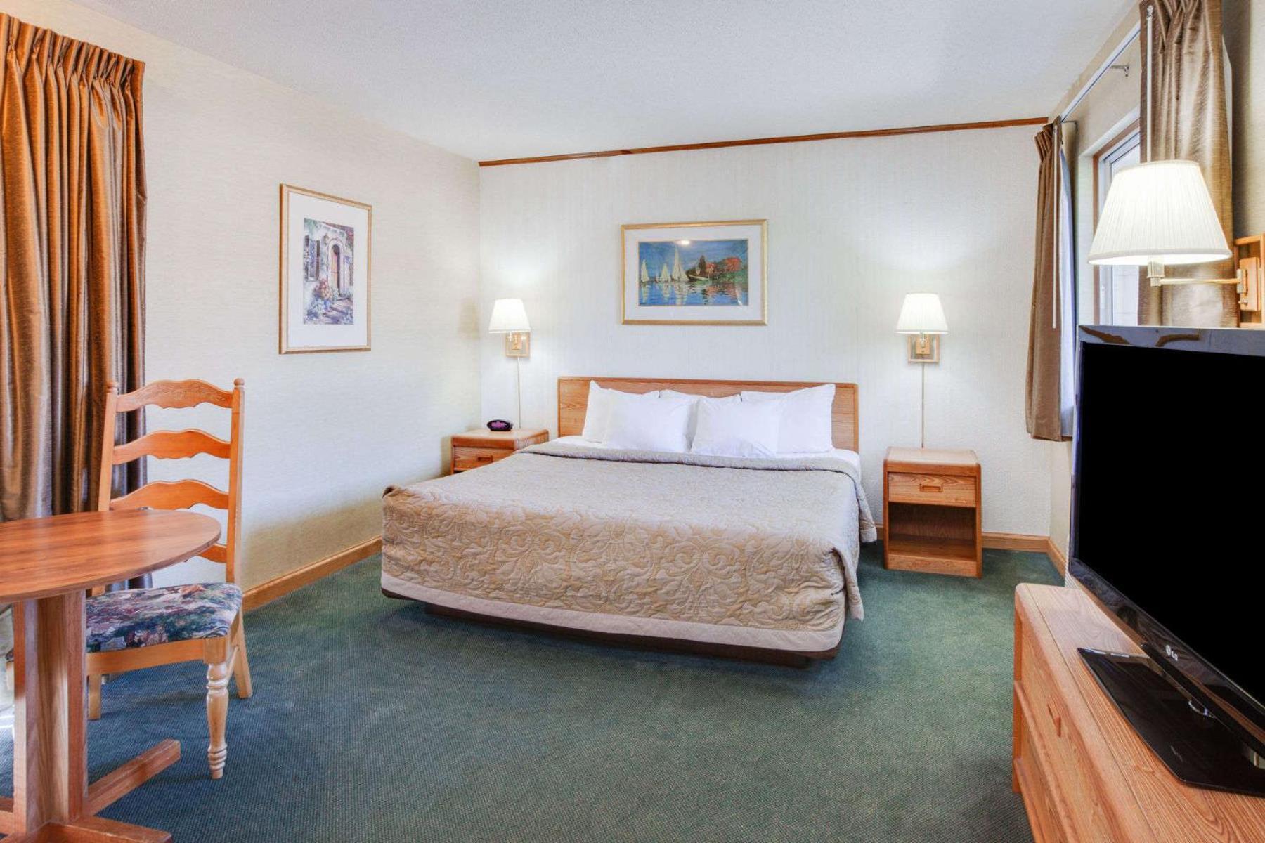 Super 8 Beachfront By Wyndham Mackinaw City, Mi Экстерьер фото