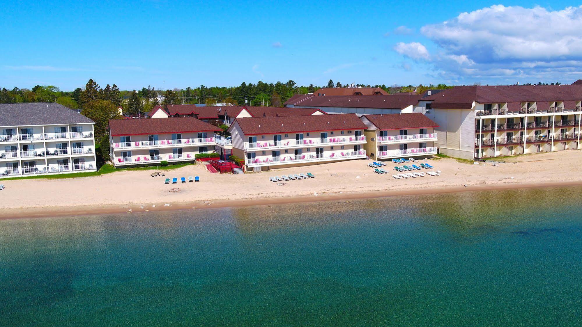 Super 8 Beachfront By Wyndham Mackinaw City, Mi Экстерьер фото